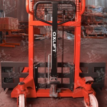 Гидравлический Штабелер с Широкими Опорными Лапами HS16-W OXLIFT 1600 мм 1500 кг-5