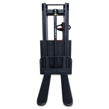 Самоходный Штабелер AX 2516 OXLIFT 2500 мм 1600 кг-3
